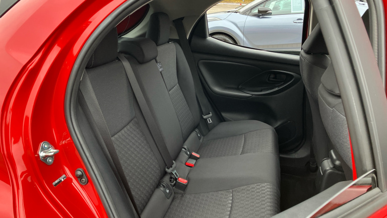 Toyota Yaris 1.5 Hybrid Design 5dr CVT Hybrid Hatchback